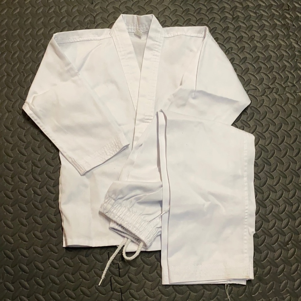Martial Arts Uniform Sz 00/130